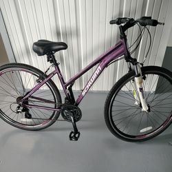 Schwinn GTX 3 Hybrid Bike – 700c Wheels