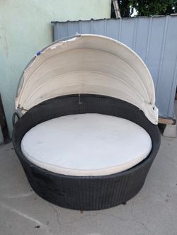 Modani Round Patio Daybed