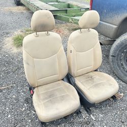 2011-2016 Hyundai Elantra Front Left & Right Seats
