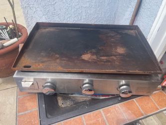Flat grill like a black stone