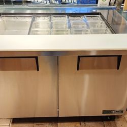 True TSSU-48-18 48" Spec Series® Mega Top Sandwich/Salad bar Prep Table w/ Refrigerated Base