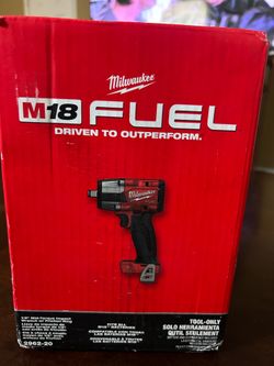 Milwaukee M18 Fuel 1/2” Mid Torque Impact Wrench