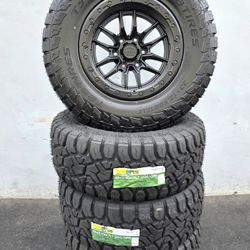 17" LOCK KRAWLER rims w- 33" Ridgecrawler RT Tires 