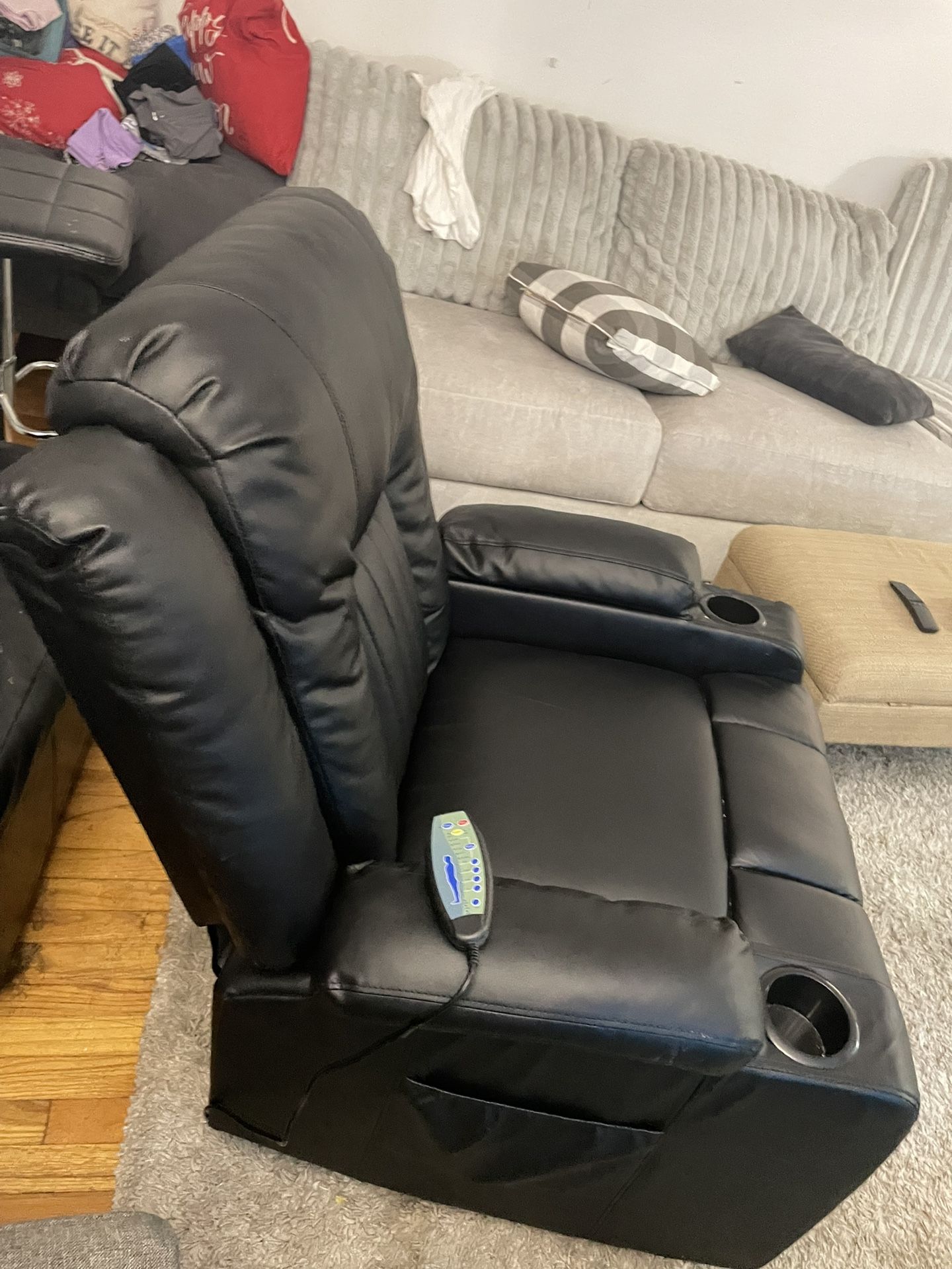 Yodolla Sofa Recliner Chair, PU Rocking Chair for Adults, Swivel Recliner with Cup Holders, Heat and Massage, Single Sofa Seat with Side Pockets BLACK