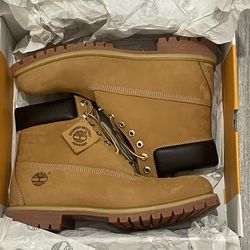 TIMBERLAND PREMIUM WATERPROOF BOOT MEN 12 / WOMEN 13.5