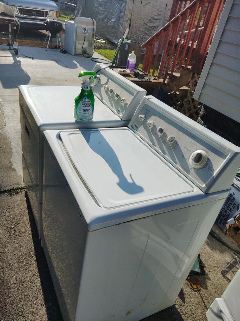 Washer/Dryer Set Gas