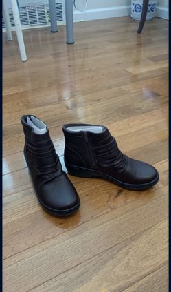 Brand New Clark’s Dark Brown Leather Shoes