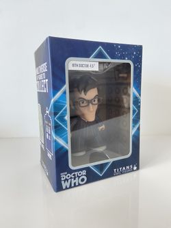 DOCTOR WHO FIGURE