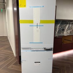 Brand New Zline 30 Inch Wide 16.1 Cu.Ft. Panel Ready Bottom Freezer Refrigerator