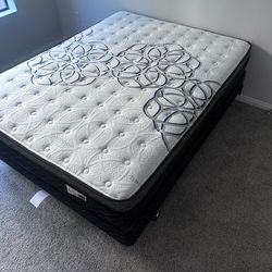 Queen Size Pillow Top Mattress 12"     New  Mattress.     We offer same day delivery