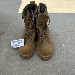 New Boots Size 10W