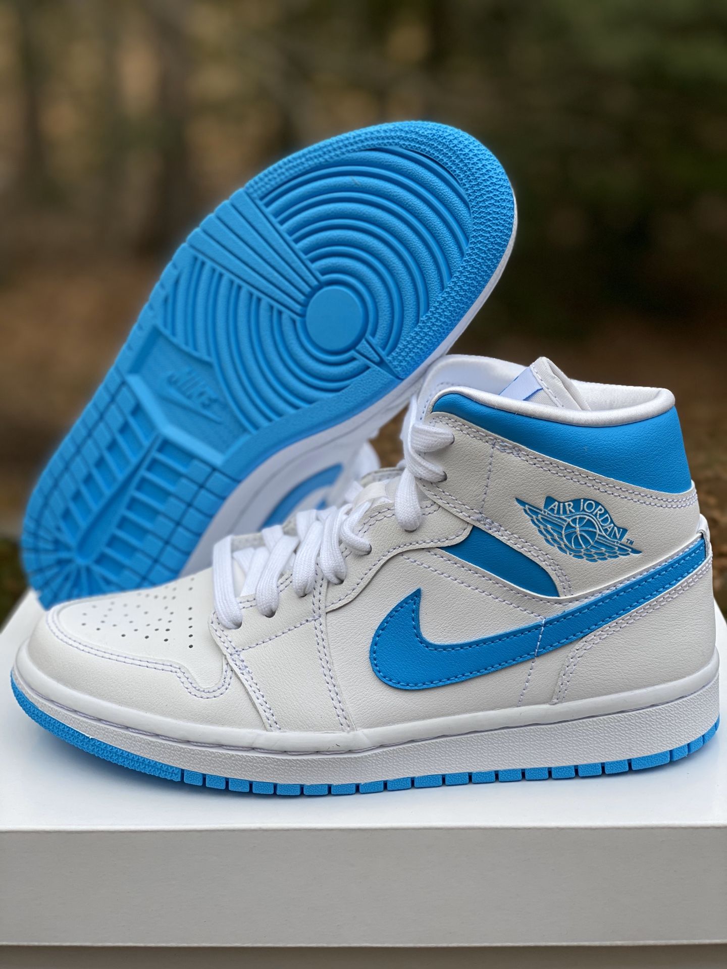 Jordan 1 Mid UNC (W) BRAND NEW IN BOX WITH RECEIPT