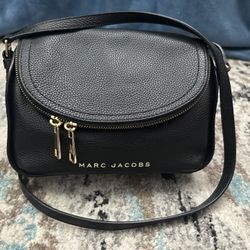 Marc Jacobs  The Groove Leather Mini Messenger Bag