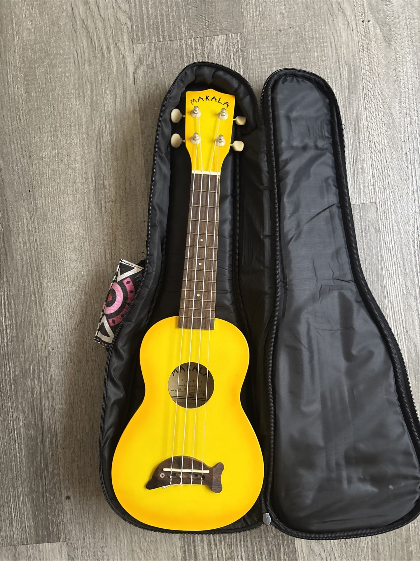 Makala Ukulele, Yellow