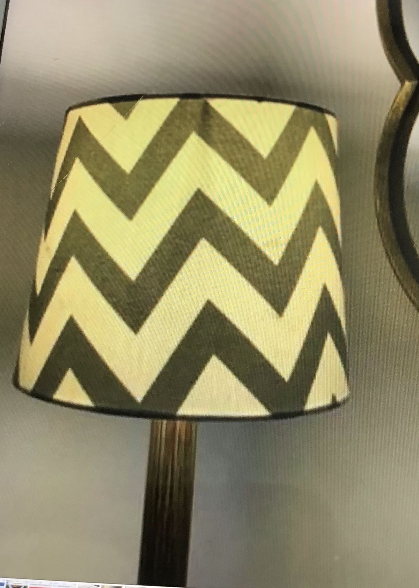 Table/buffet Lamp with gray and white chevron shade