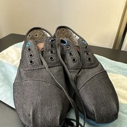 Toms shoes - Black (Size 9.5) 
