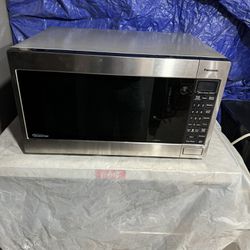 The Microwave Works Very Good Is In A Perfect Condition 