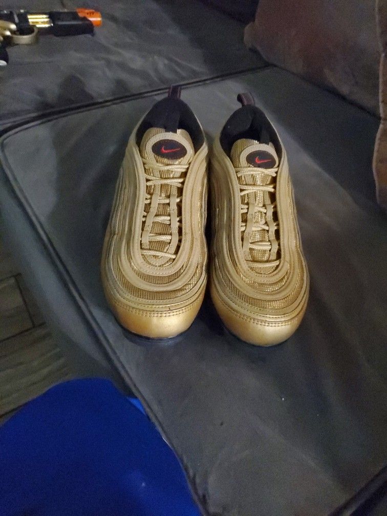 nike air vapormax 97 metallic gold