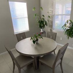 Beautiful Dining Table Set