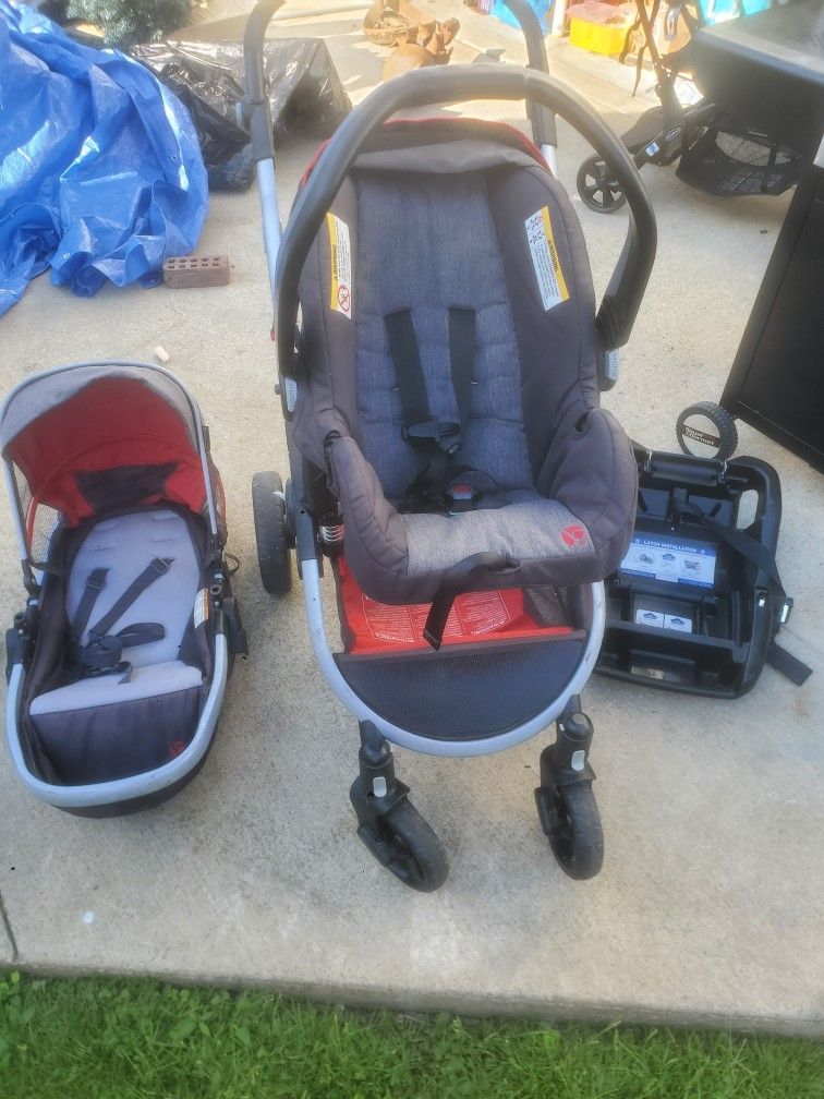 BabyTrend Car seat / Stroller Combo