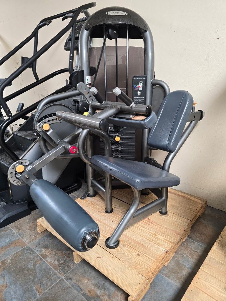 MATRIX LEG CURL EXERCISE FITNESS GYM EQUIPMENT WORKOUT