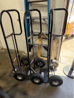 Milwaukee 800 lb. Capacity D-Handle Hand Truck