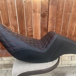 Saddlemen Step-Up LS Seat For Indian bikes 
