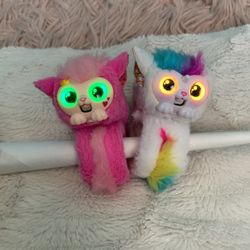 two finger lings with color changing eyes 
