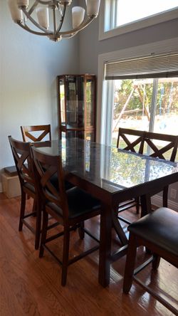 Dining room table