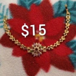 Gold Plated Woman's Bracelet/Brasalete De Oro Laminado