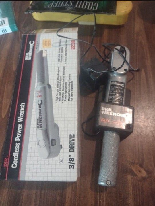 Skil Cordless Power Wrench 3/8" Drive, Model 2238