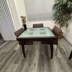 Amazing Callagaris Extendable Kitchen Table 