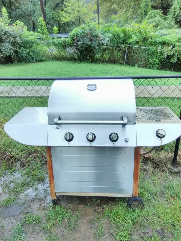 North American Outdoors Propane Gas Grill