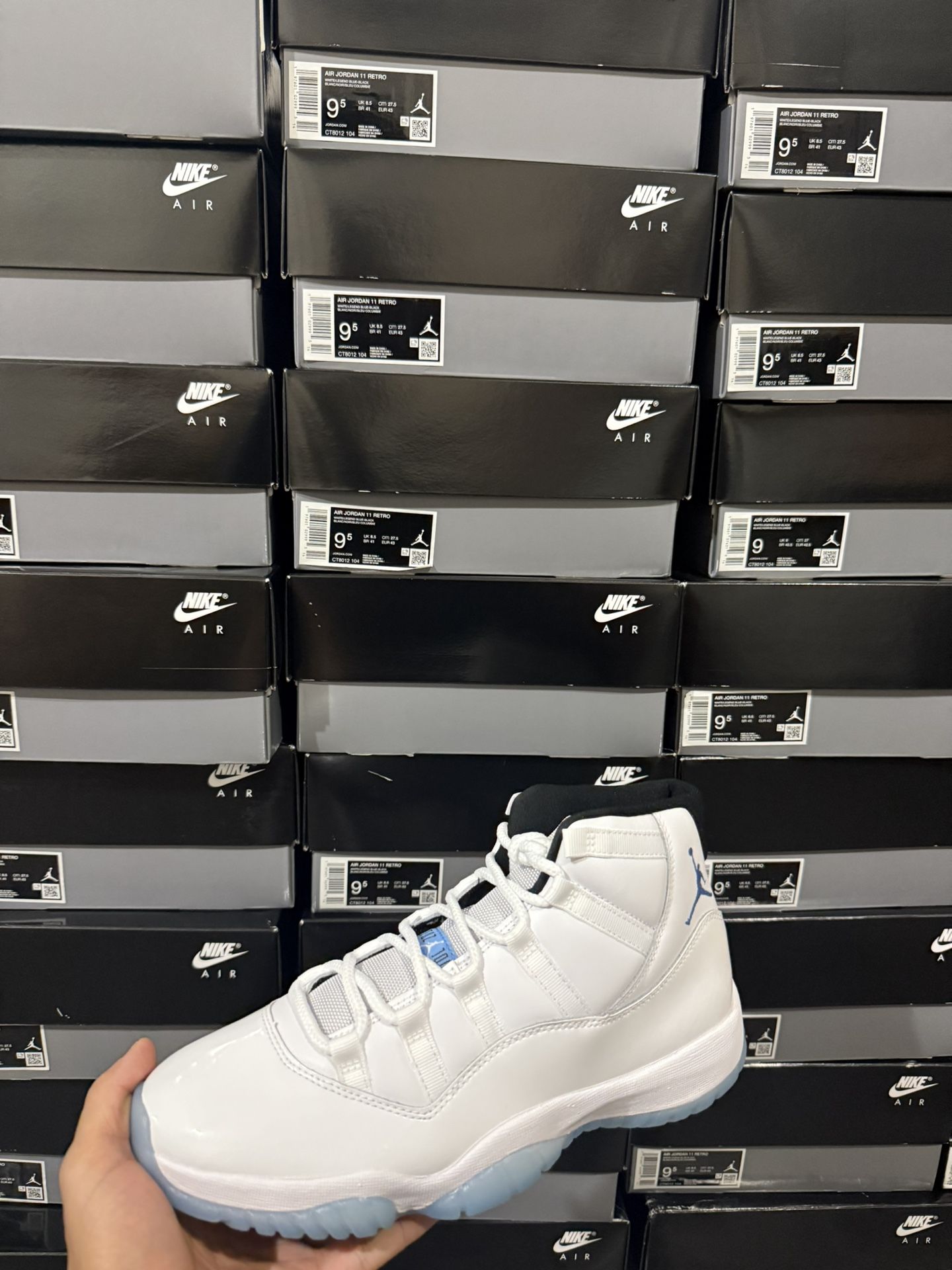 Jordan Retro 11 Size 8-9.5
