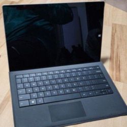 Microsoft Surface Pro 3 (intel i5-4300U @ 1.90 GHz, 4 GB RAM, 128 GB SSD). with Pen