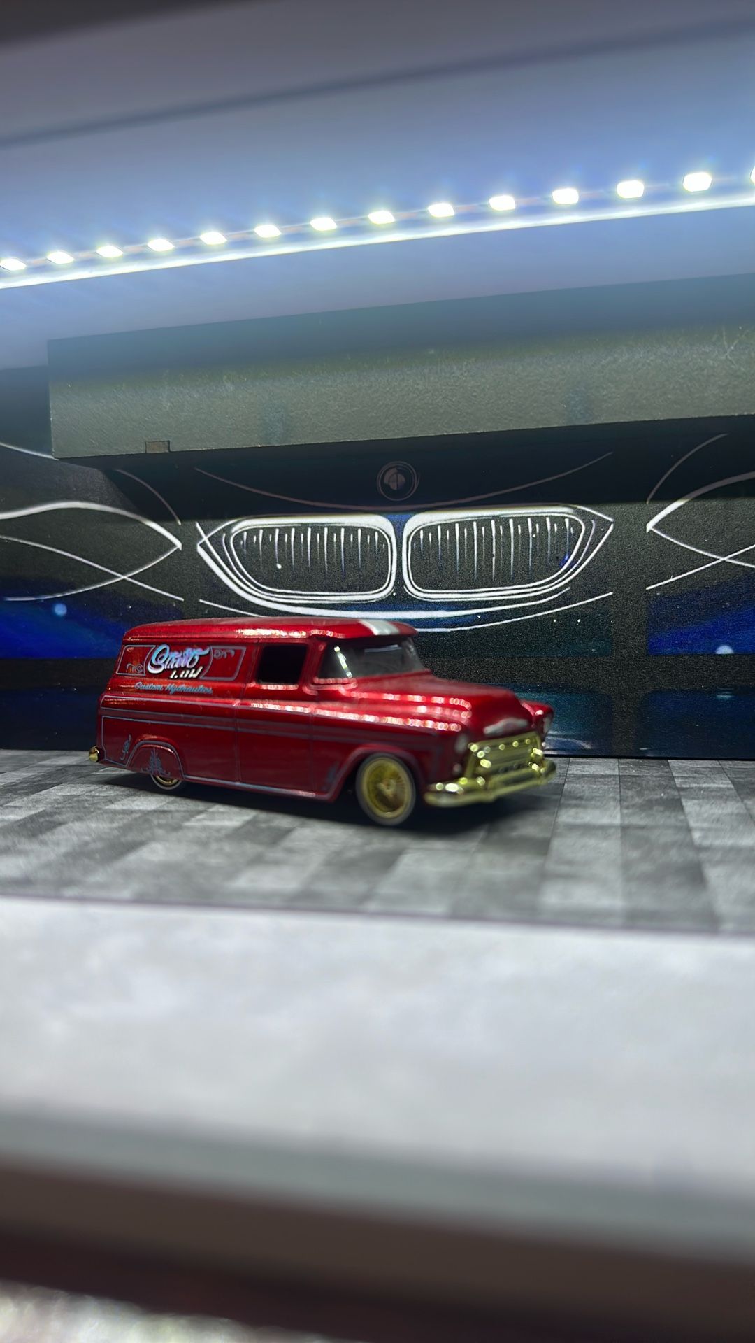 Hot Wheels Lowrider Chevy Suburban