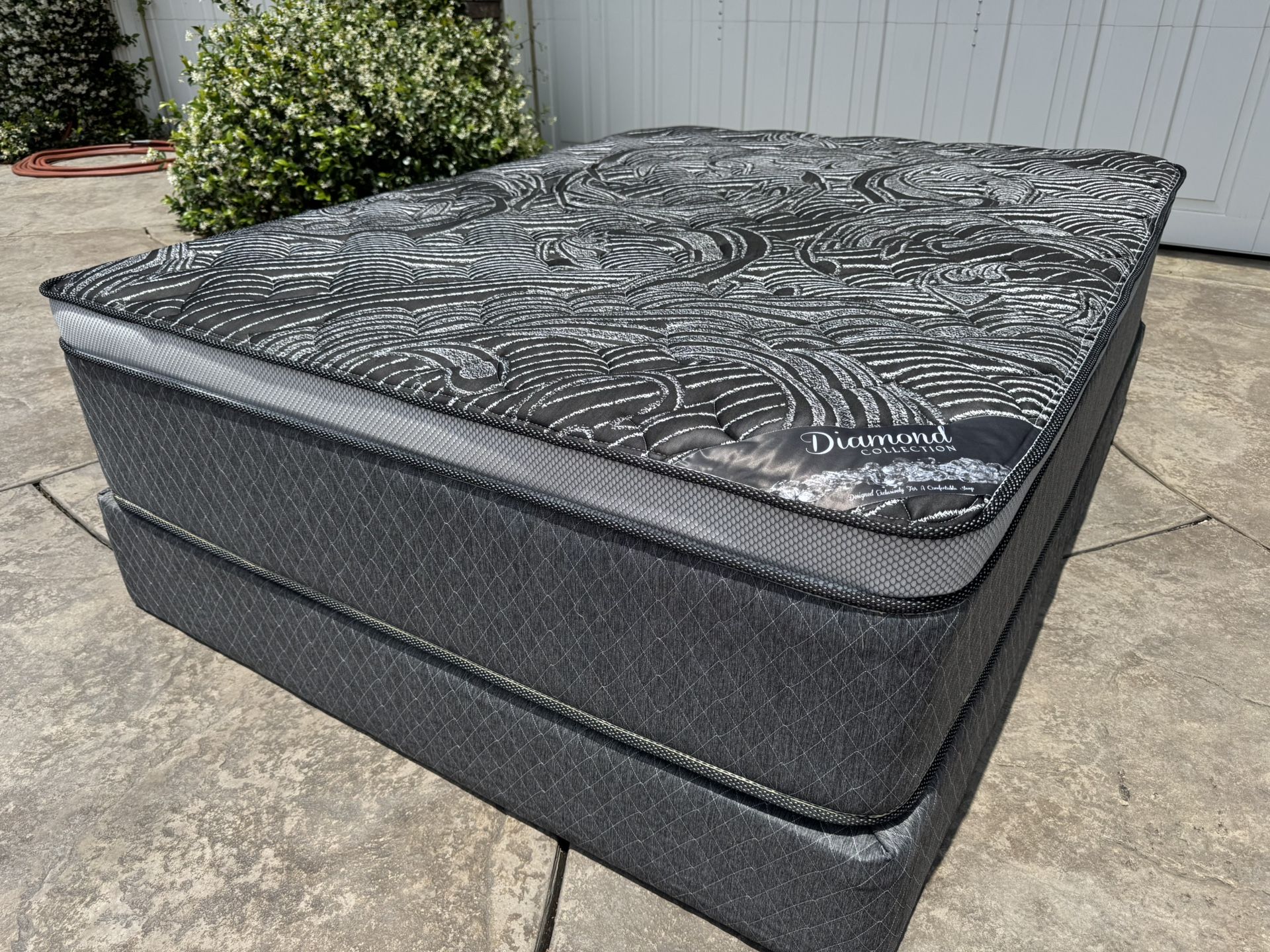 King Black Diamond Edition Pillow Top Mattress!!
