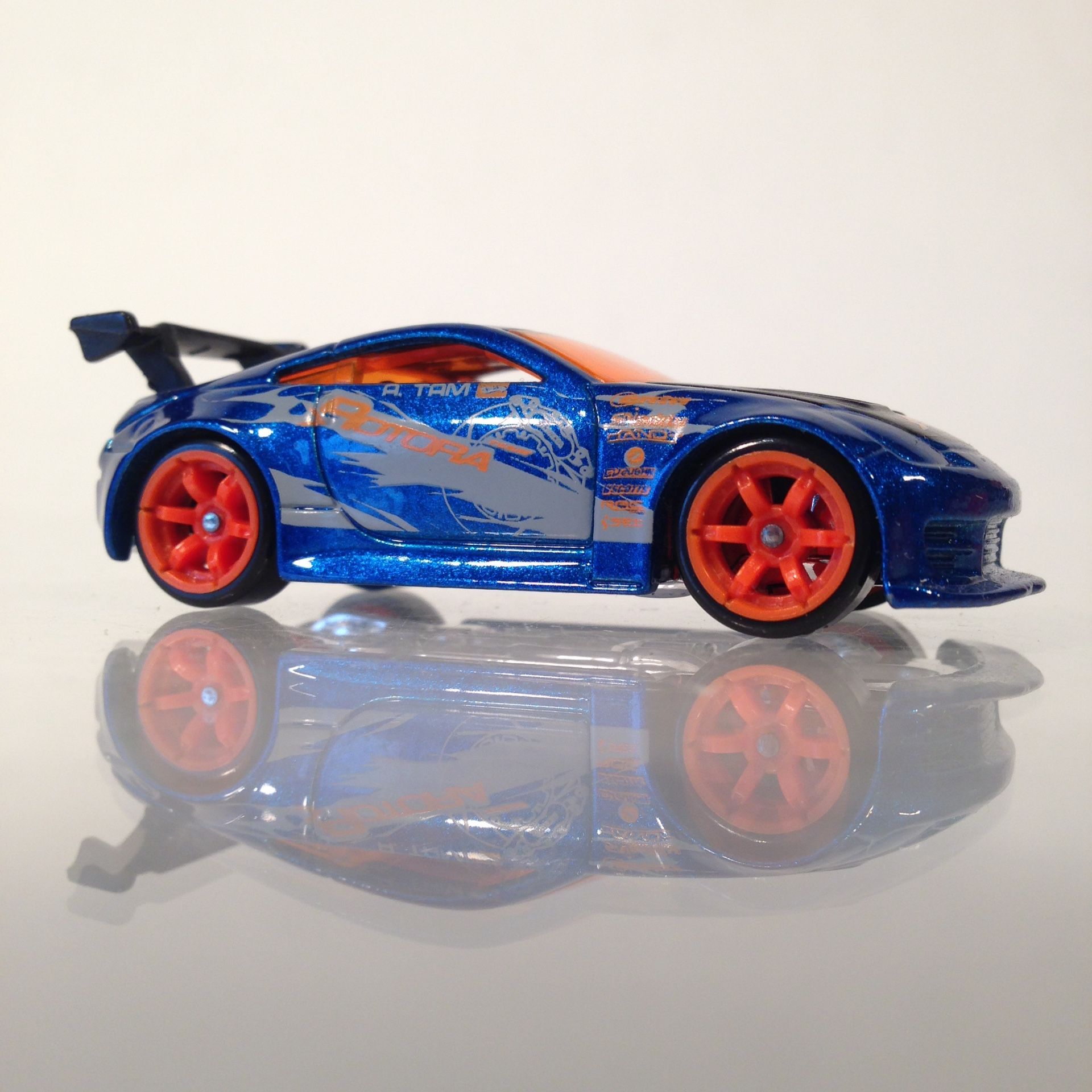 Hot Wheels 2006 First Editions Nissan 350z JDM Import Extremely Hard To Find Orange Co-Molded 6 Spokes• Mint