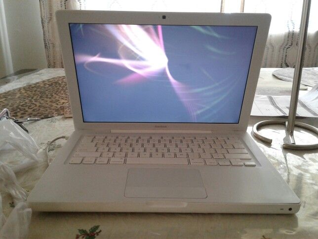 Macbook apple laptop