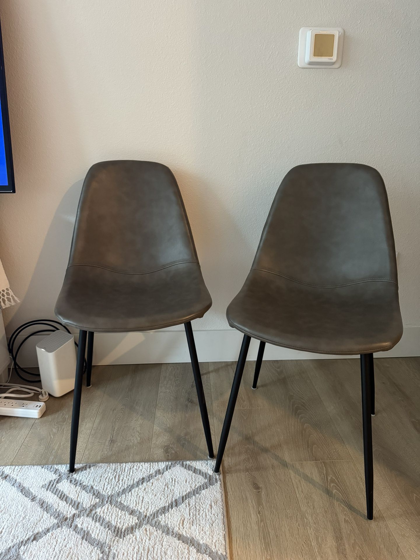 2 Table chairs 