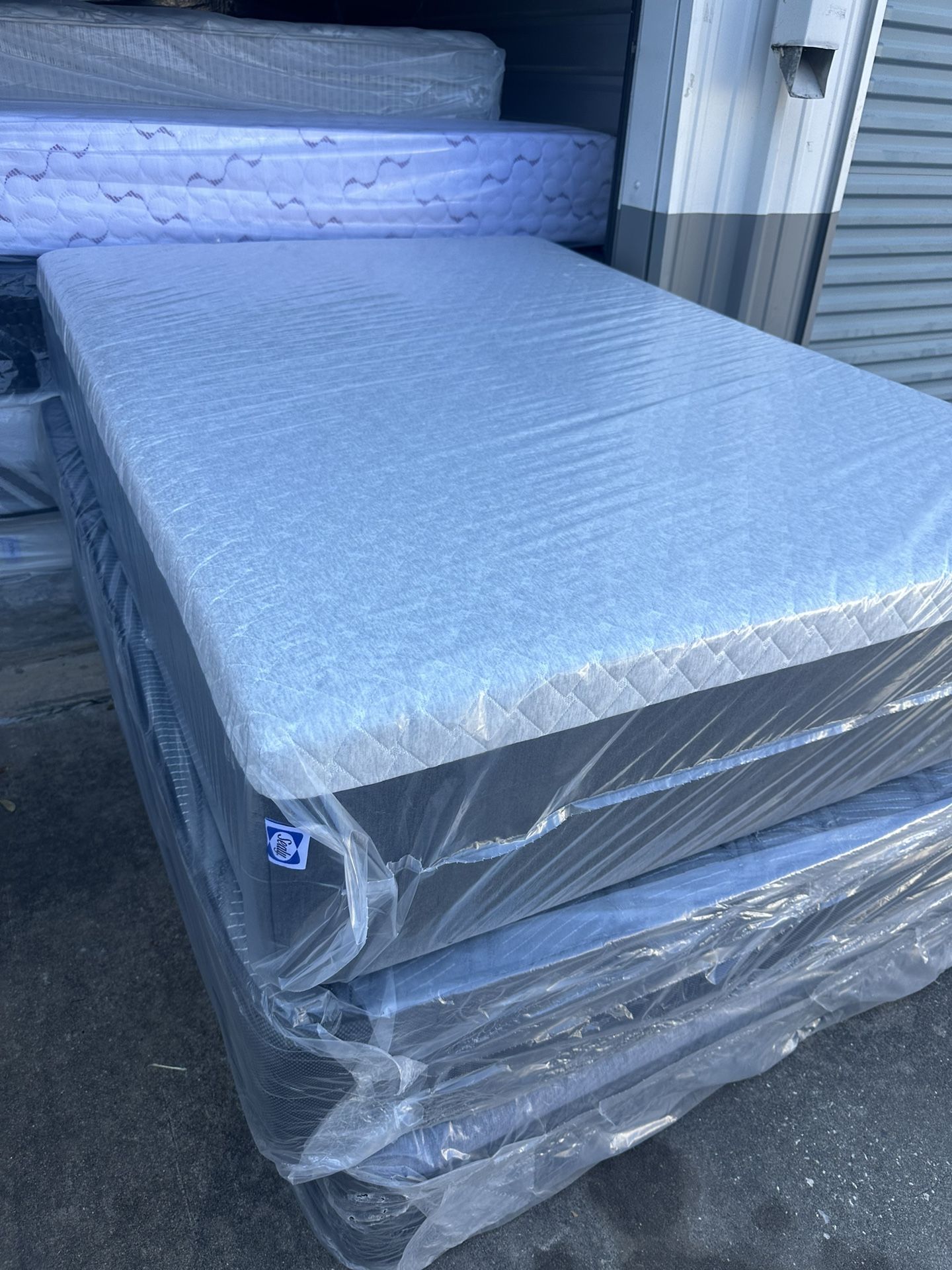 Full Size Mattress And Box Spring