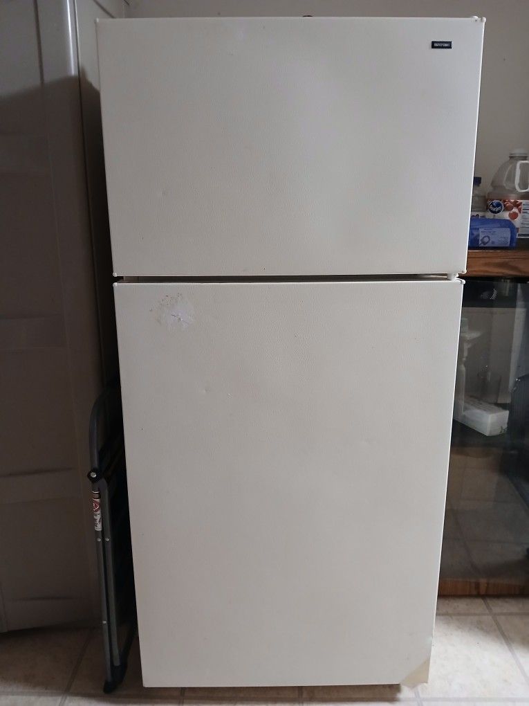Refrigerator HOTPOINT $250