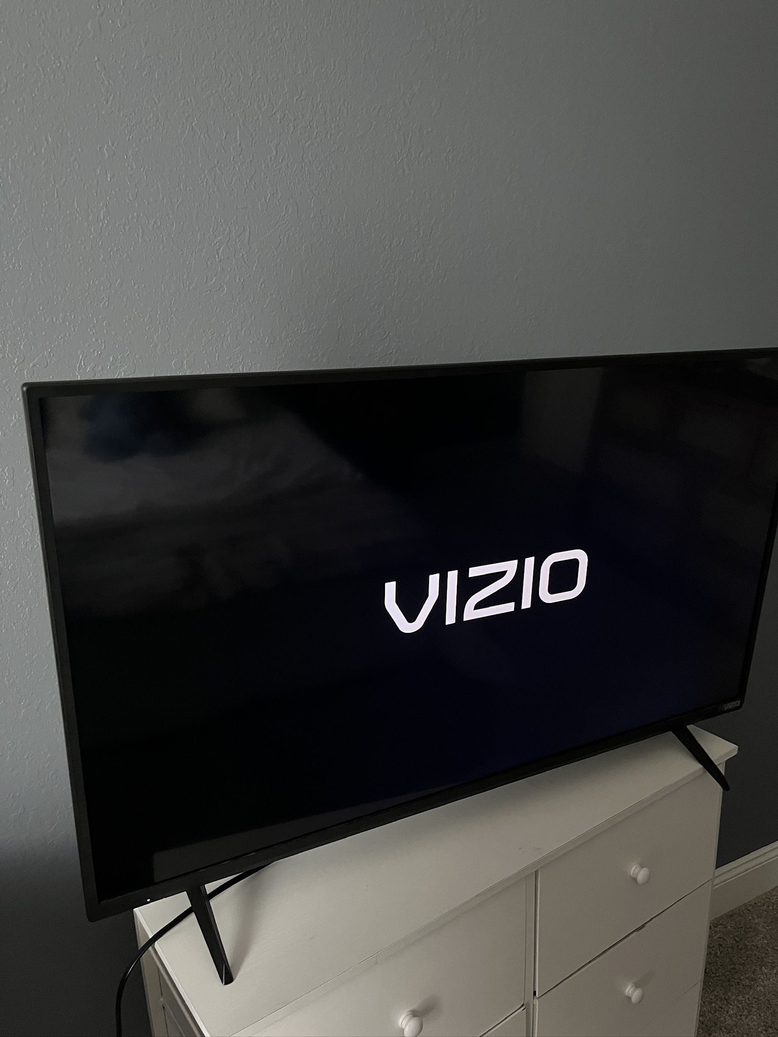 Vizio 40” TV ( No Remote)