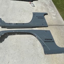 2014 Jeep Wrangler, right and left fender