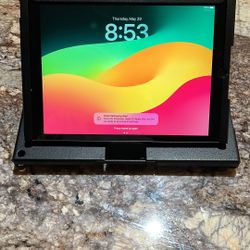 iPad 9 - Space Gray - With Metal Display Stand