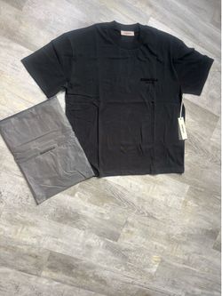 Size xl FOG ESSENTIALS ALL BLK TEE