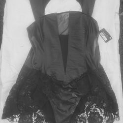 Hollween costume Black LTR Bodysuit XL
