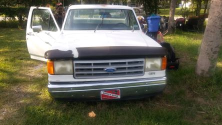 Ford F-150 work haul ready for duty.