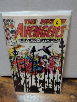 Marvel The Mighty Avengers #249 Comic Book