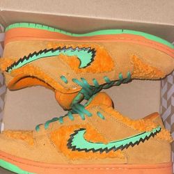 NIKE SB GRATEFUL DEAD ORANGE AND GREEN